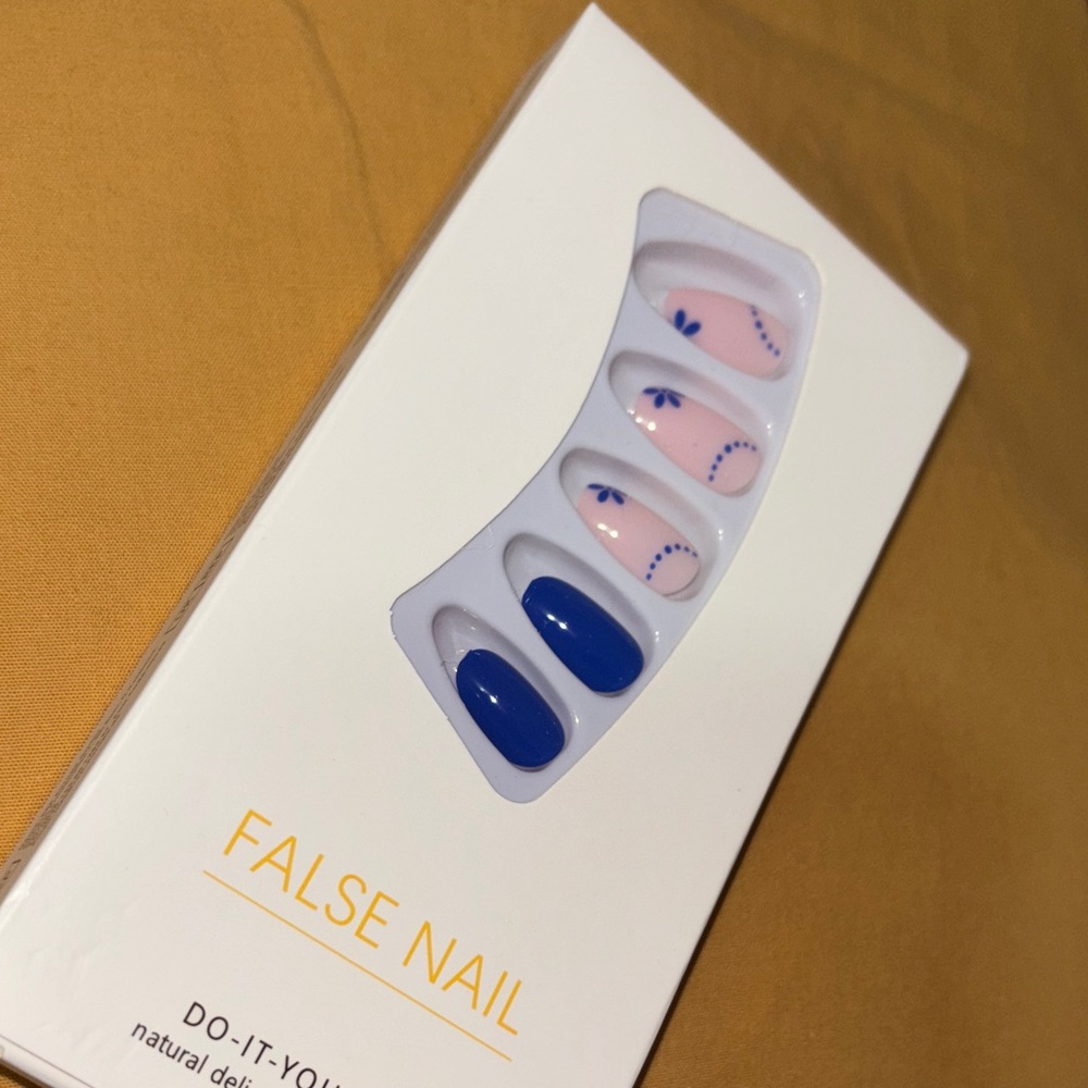 SHEIN Elegant Blue and Pink Press-On Nails